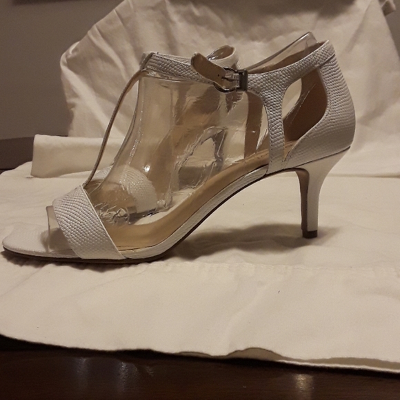 Sandals - Picture 2 of 6